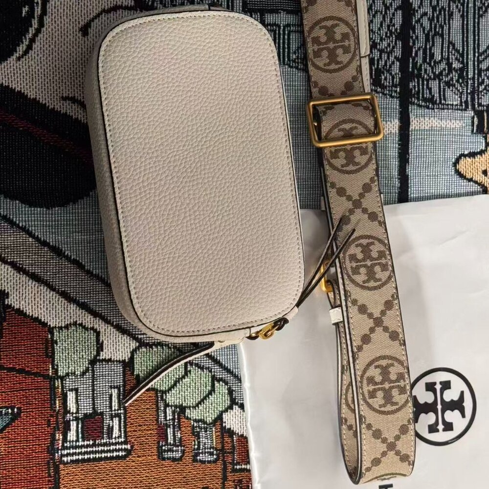 Tory Burch White Pebbled Leather Crossbody Camera Bag - Picture 4 of 6